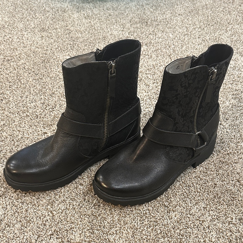 Alegria black boots chunky zipper bikercore